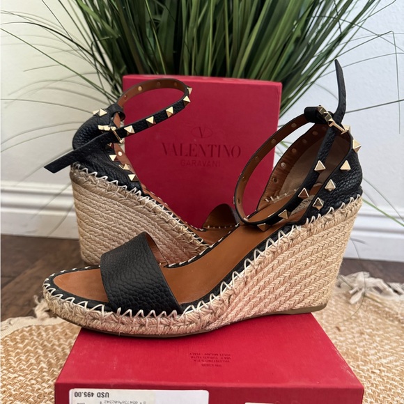 Valentino Garavani Black and Tan Wedge Sandals - Picture 2 of 2